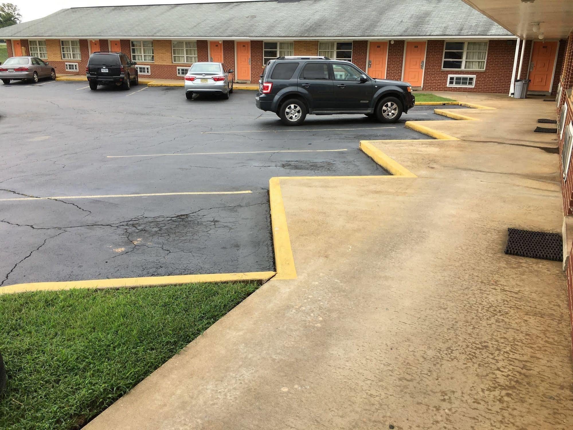Travel Inn By Oyo Danville Us-29 エクステリア 写真